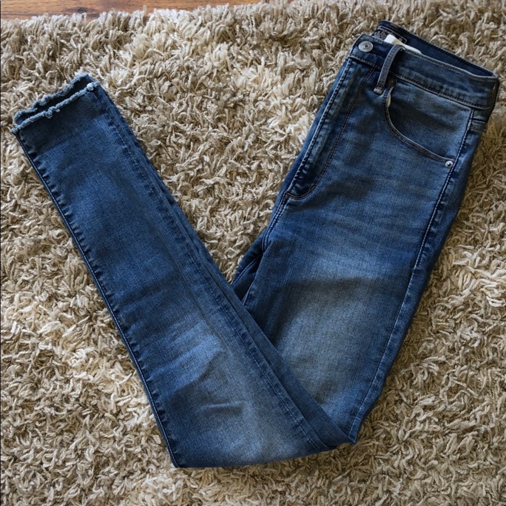 Abercrombie & Fitch Ultra High Rise Skinny Jeans